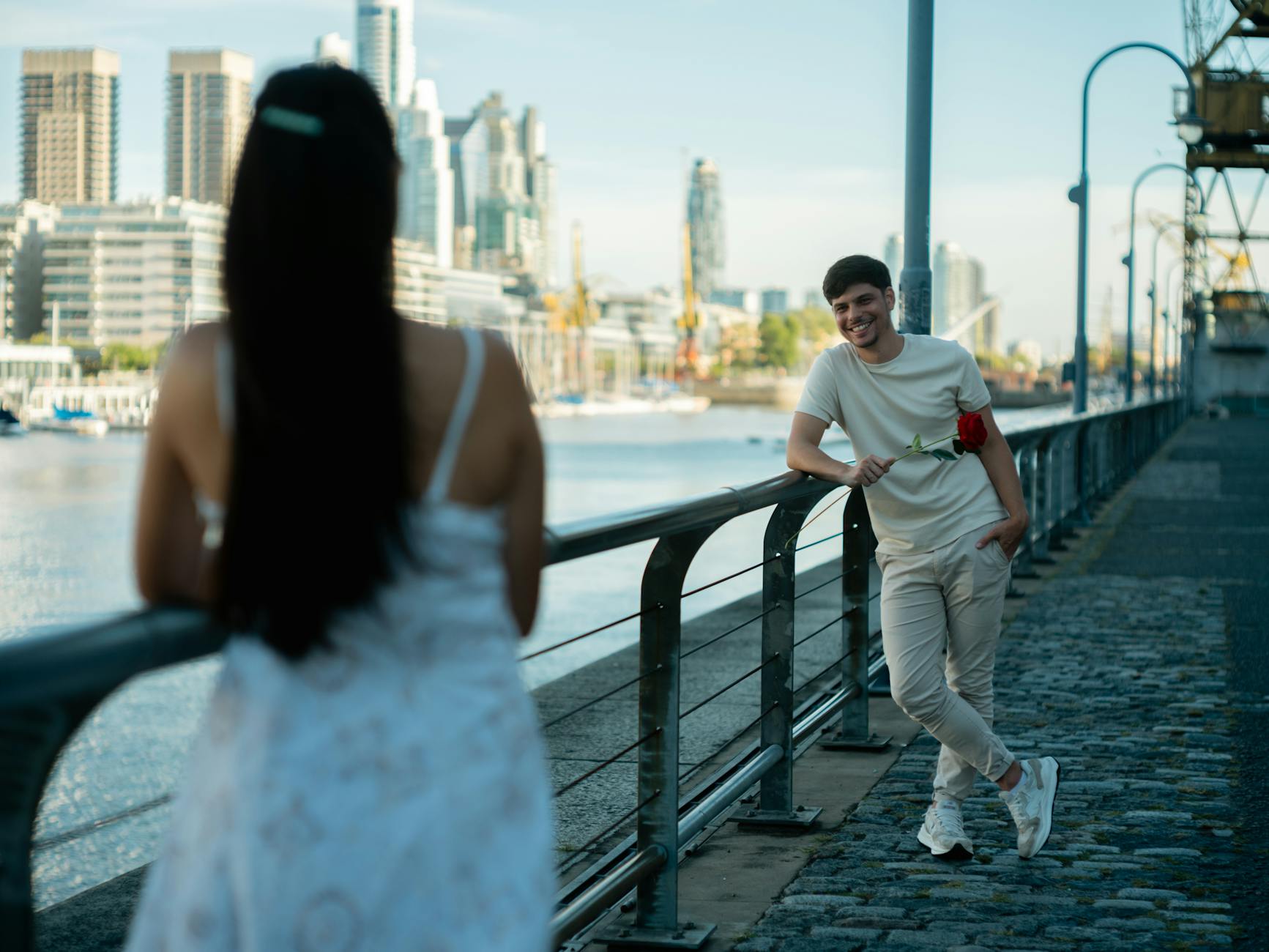 romantic meeting in buenos aires harbor